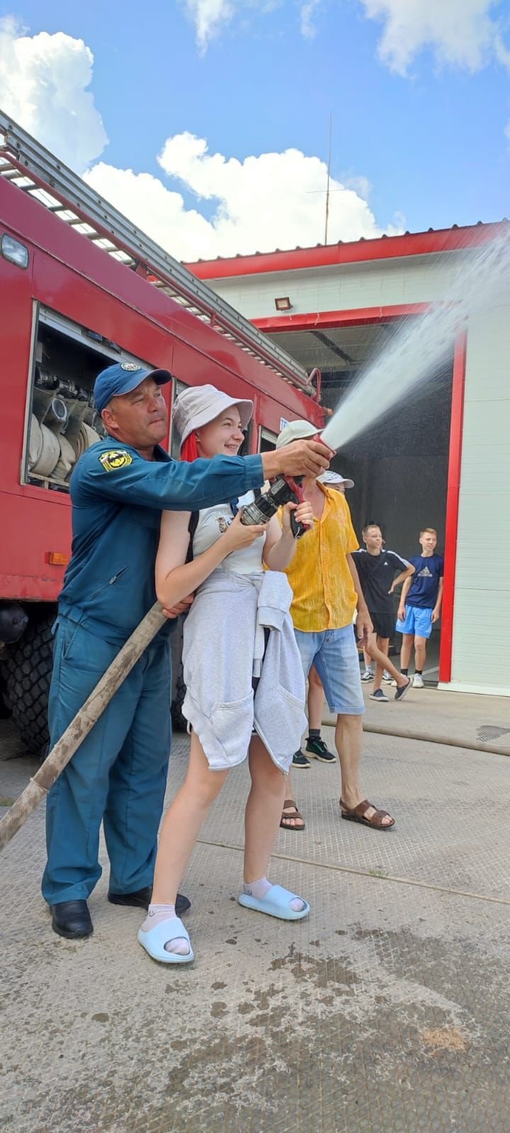 В Пономаревке школьники посетили пожарную часть